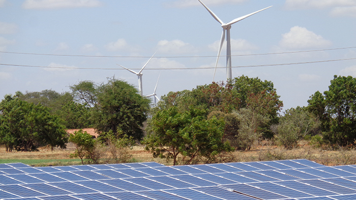 インド、ハイブリッド太陽光発電所